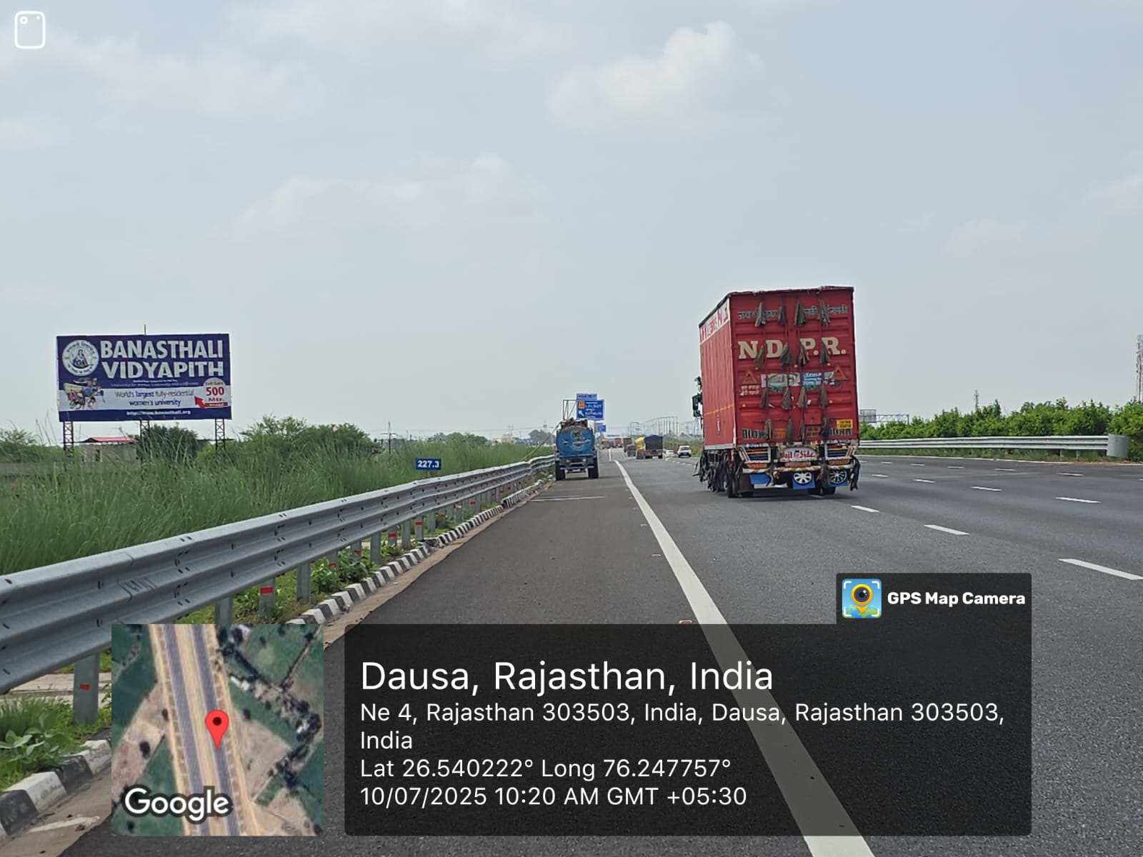 Hoarding image 123