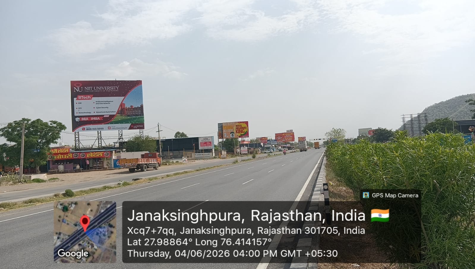 Hoarding image 422